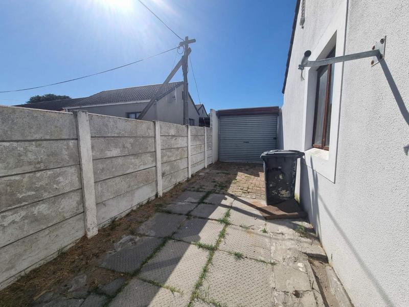To Let 3 Bedroom Property for Rent in Belhar Western Cape